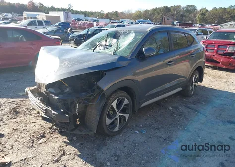 2017 Hyundai Tucson Sport z USA, uszkodzony, nr VIN KM8J33A2XHU525595